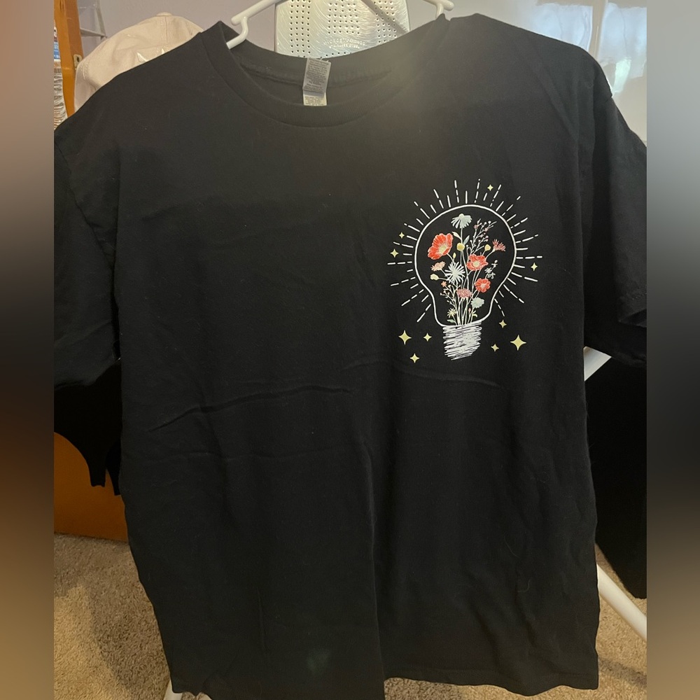 Noah Kahan “call your mom” shirt